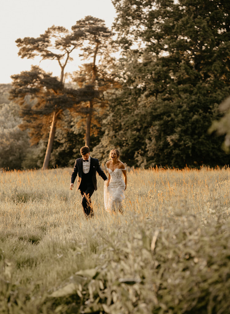 Oak Tree Barn wedding photographer Megan Donati Photography
