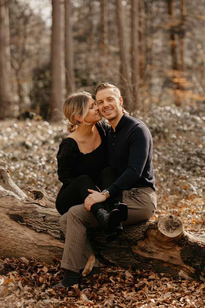 Woodland engagement photography. Megan Donati Photography