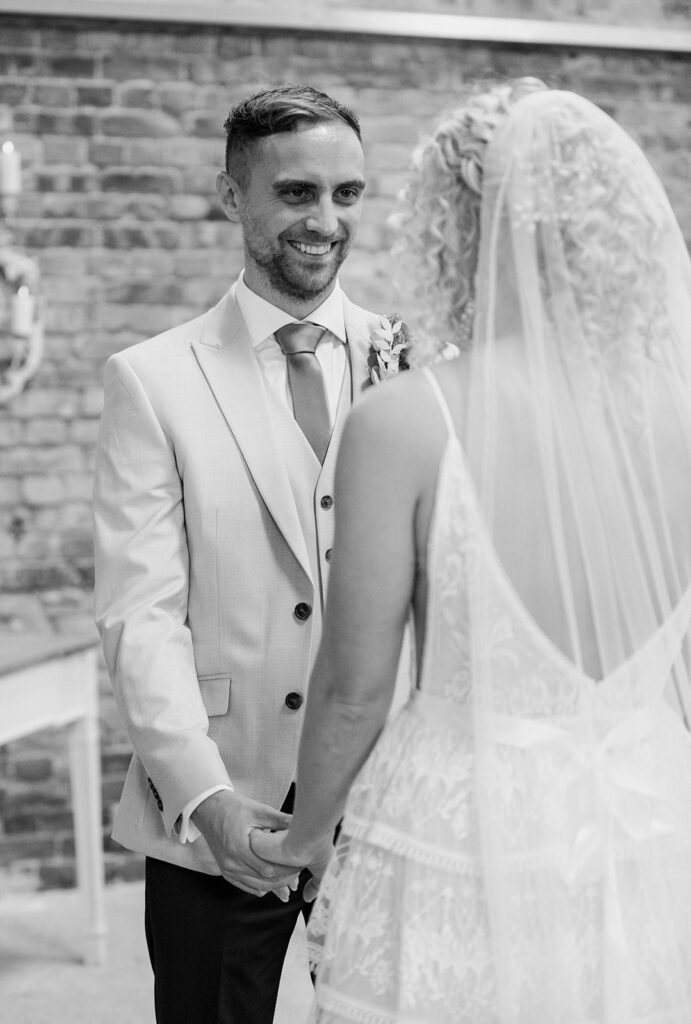 Botley Hill Barn wedding ceremony